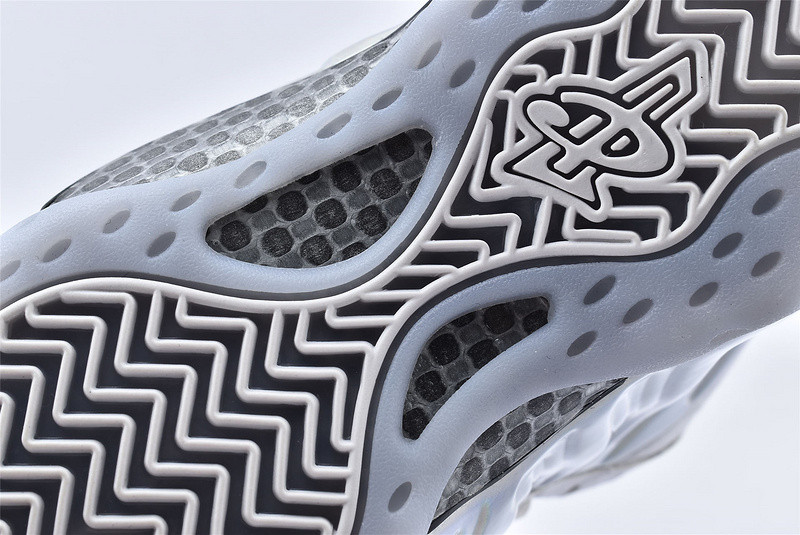 Nike Air Foamposite One Laser Silver White Basketball Shoes AA3963-105