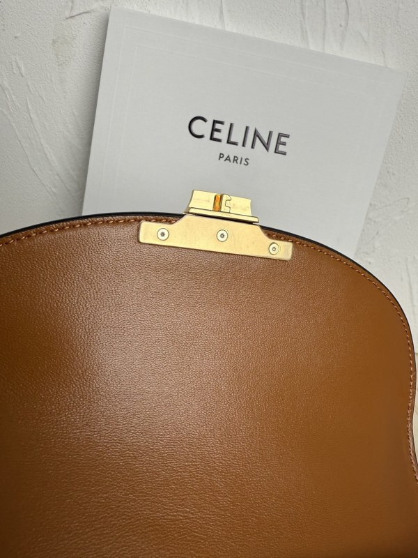 Ce1i*e embraces refinement with the nino bag