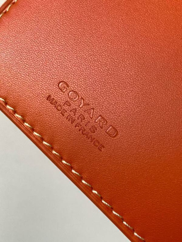 G09ard saint-roch long wallet