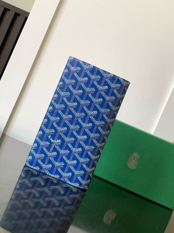 G09ard saint-roch long wallet