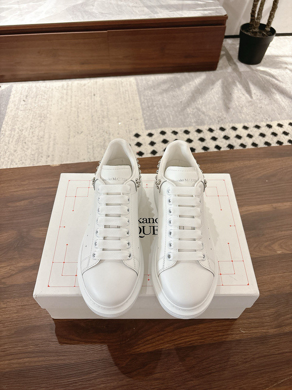 ALEXANDER MCQUEEN SNEAKER