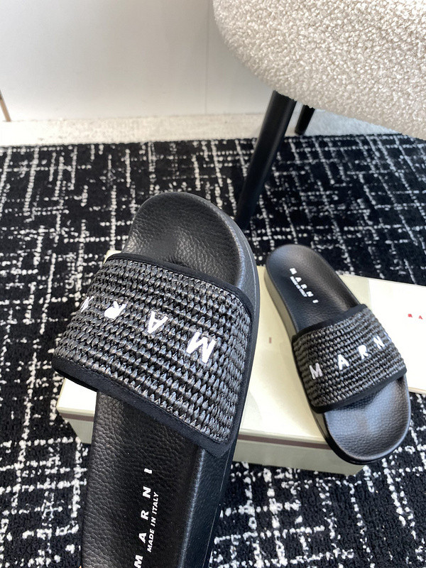 MARNI EMBROIDERED-LOGO SLIDES