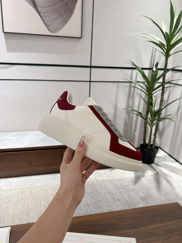 ALEXANDER MCQUEEN SNEAKER