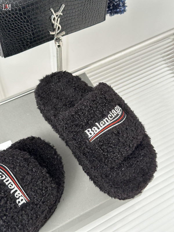 BALENCIAGA SLIDES