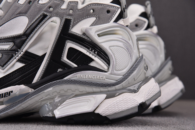 Ba*len*cia*ga runner 677403-w3rb5-9012