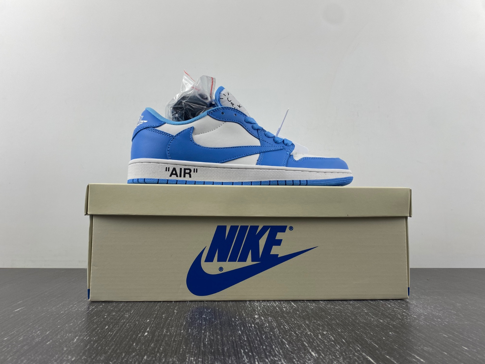 OFF-WHITE x Travis Scott x Air Jordan 1 OW DM7866-180