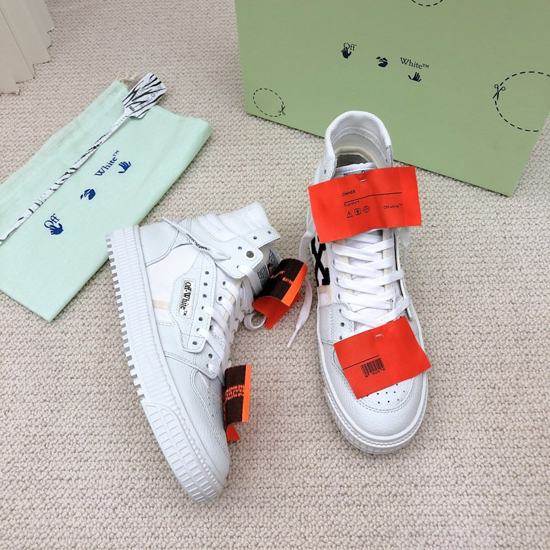 Off-White c/o Virgil Abloh