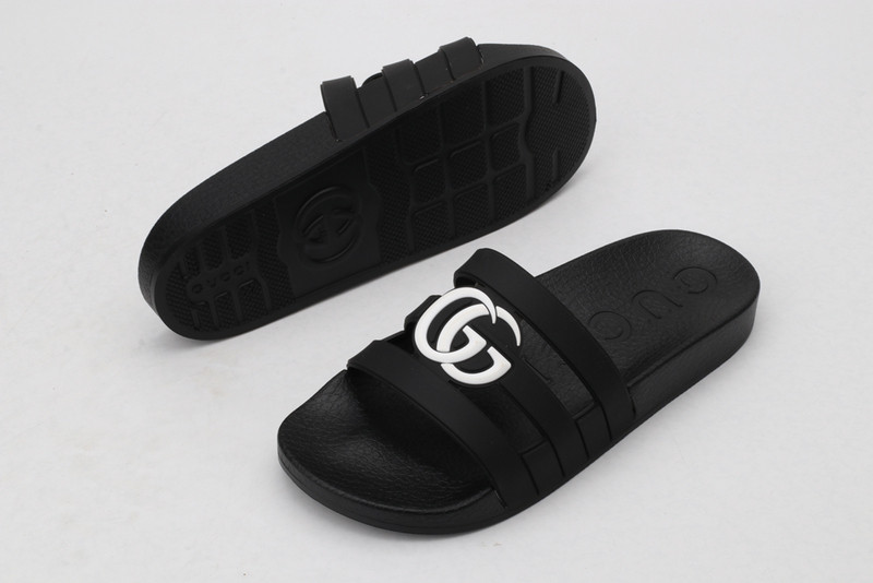 GUC LEATHER SLIDE