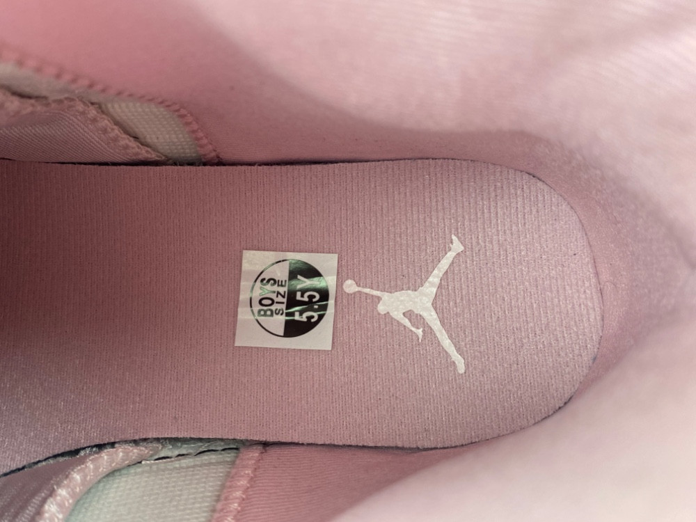 Jordan 12 Retro Pearl Pink (2025) 510815-600