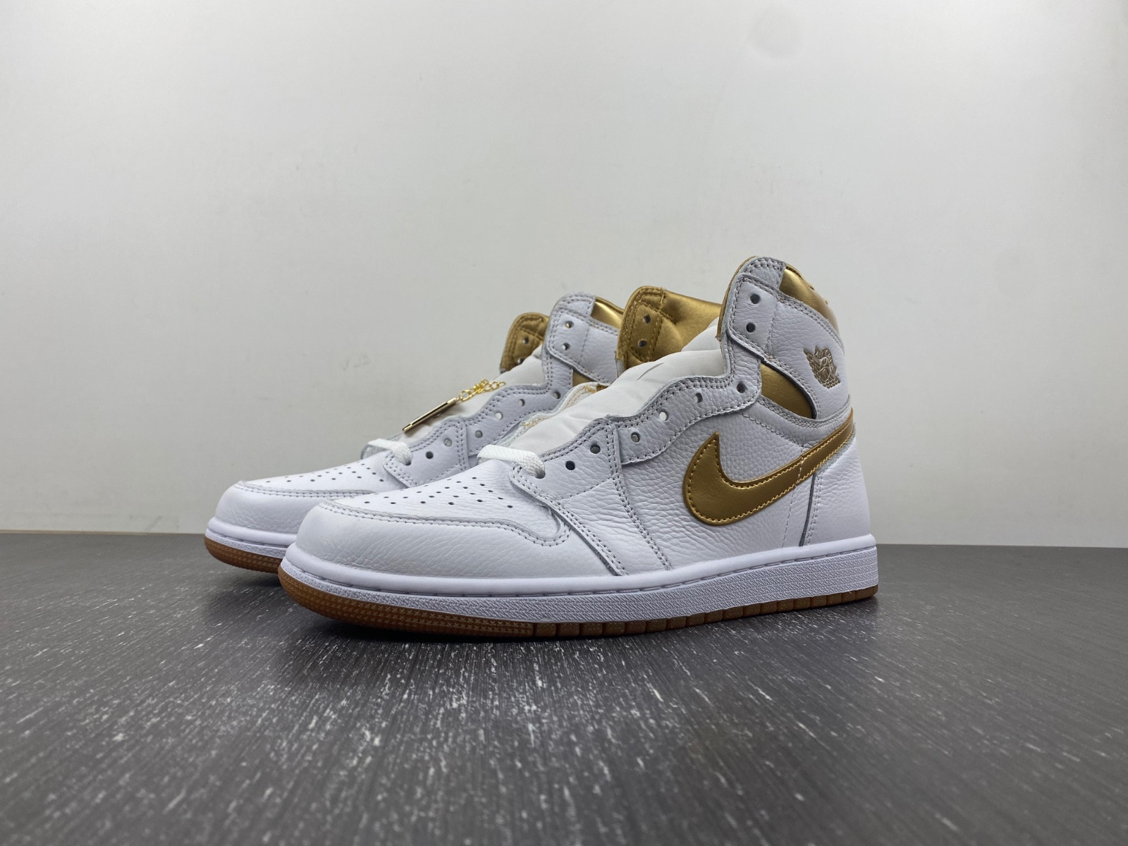 Air Jordan 1 Retro High OG FD2596-107