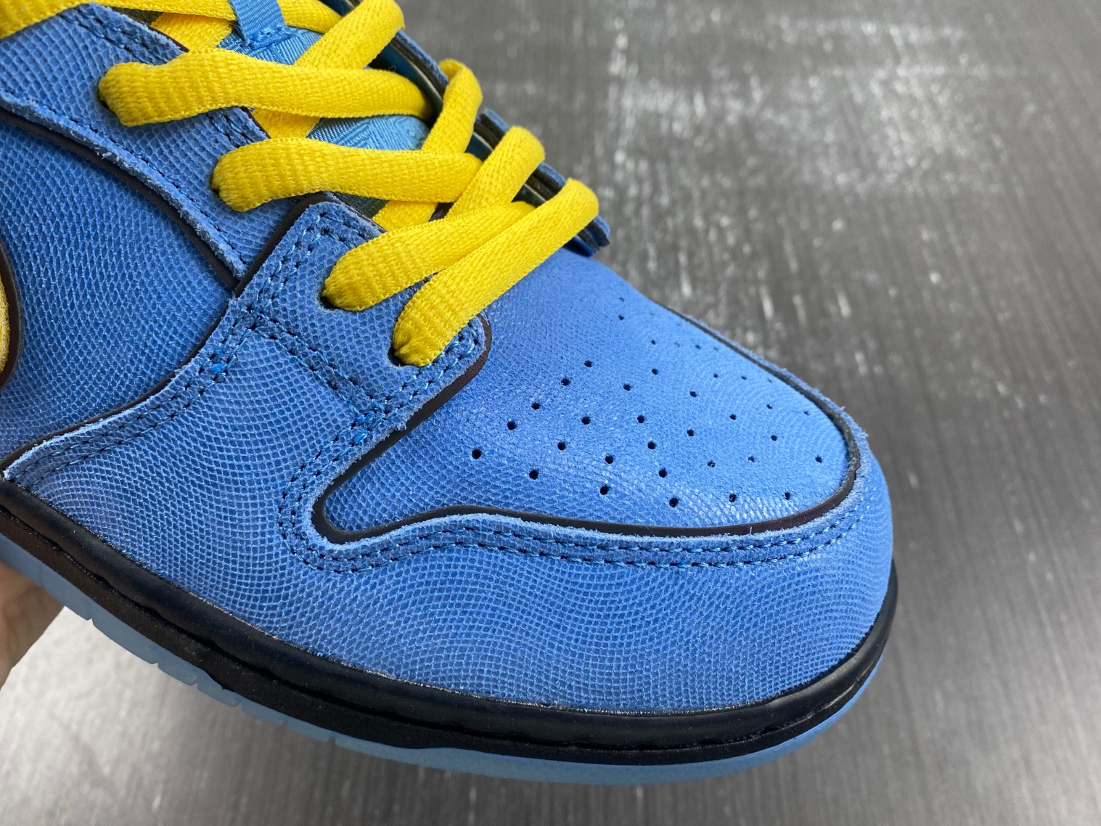 Nike THE POWERPUFF GIRLS X DUNK LOW PRO SB QS 