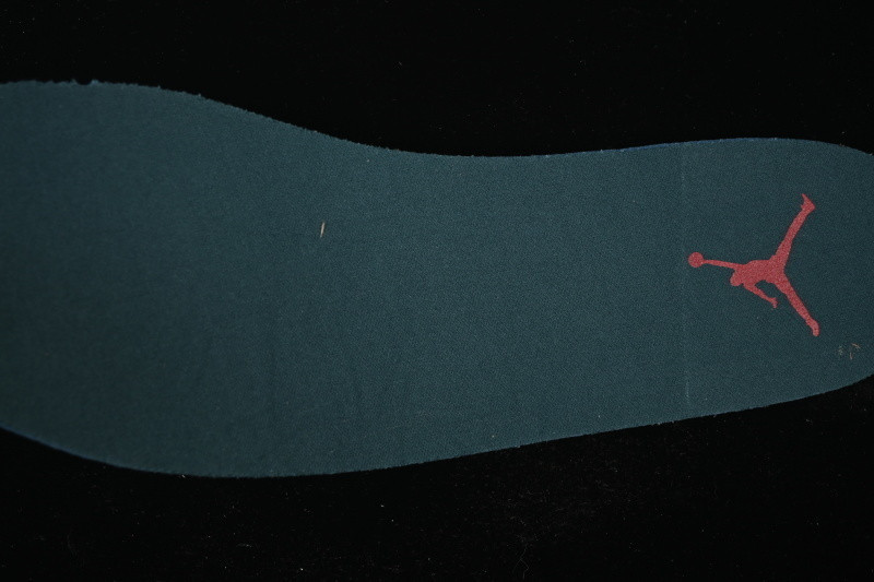 Air Jordan 1 Mid "Redstone" DQ8426-105