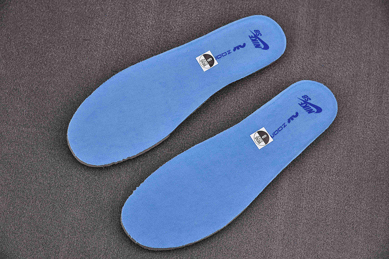 Nike SB Dunk Low Blue Raspberry DM0807-400