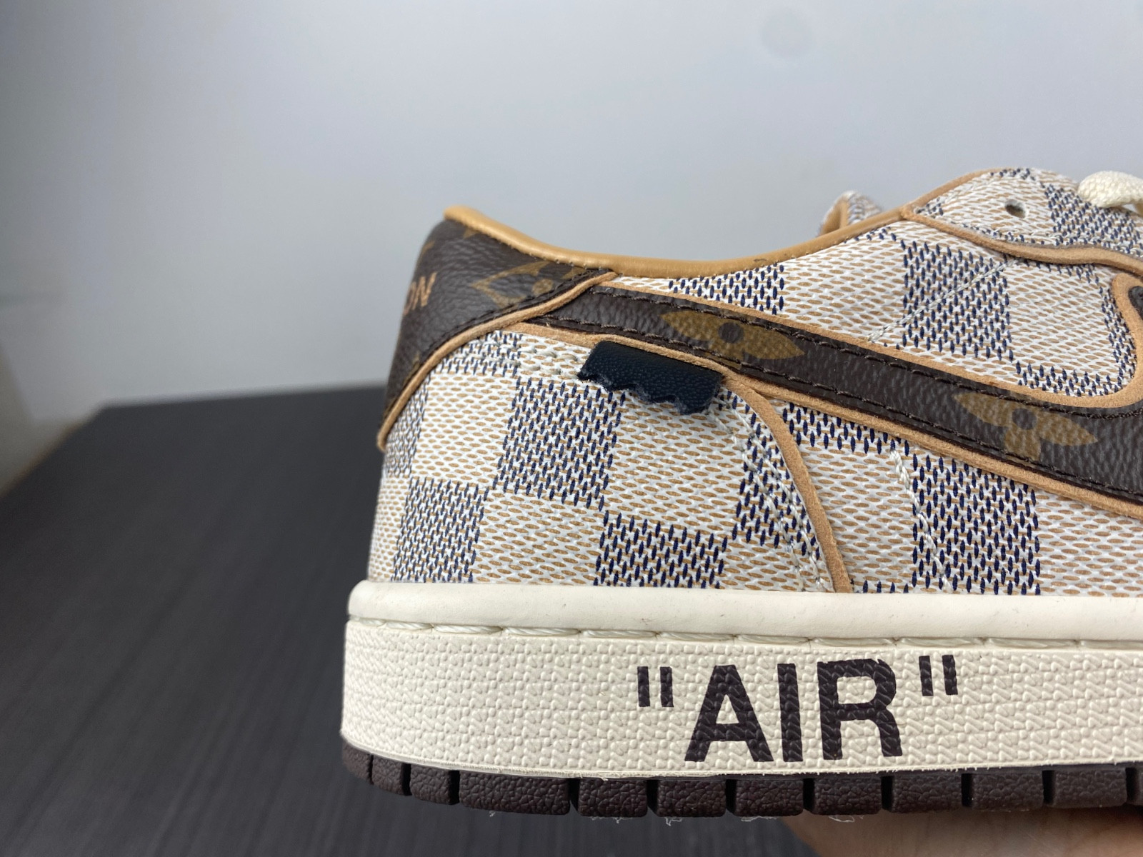 NIKE AIR FORCE 1 LOW BY VIRGIL ABLOH ( SPECIAL SHOES BOX)