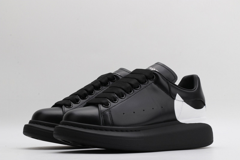 ALEXANDER MCQUEEN SNEAKER