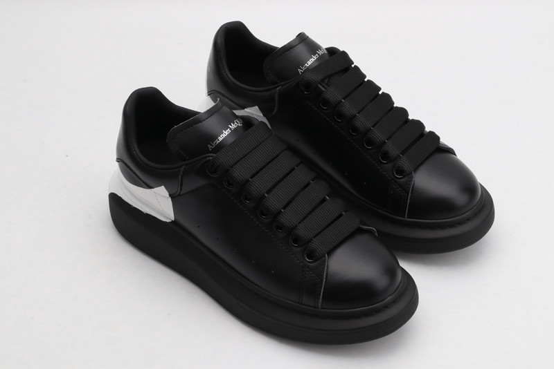 ALEXANDER MCQUEEN SNEAKER