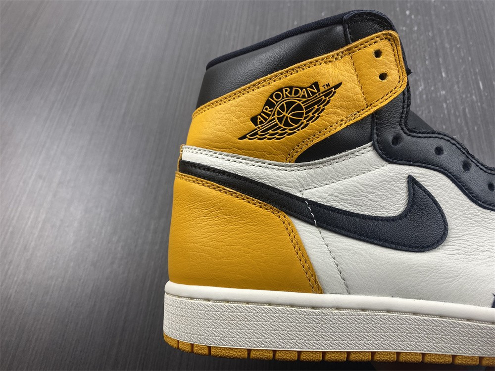 Air Jordan 1 High OG “Yellow Toe” 555088-711
