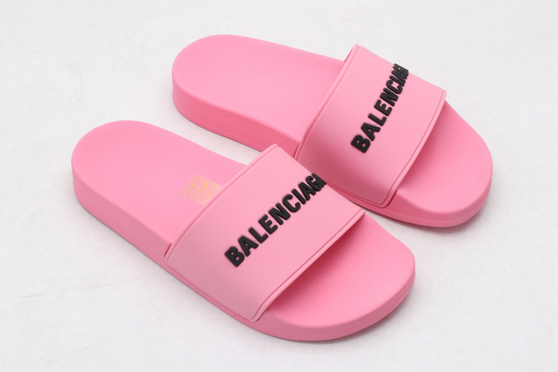 Ba*len*cia*ga pink slides