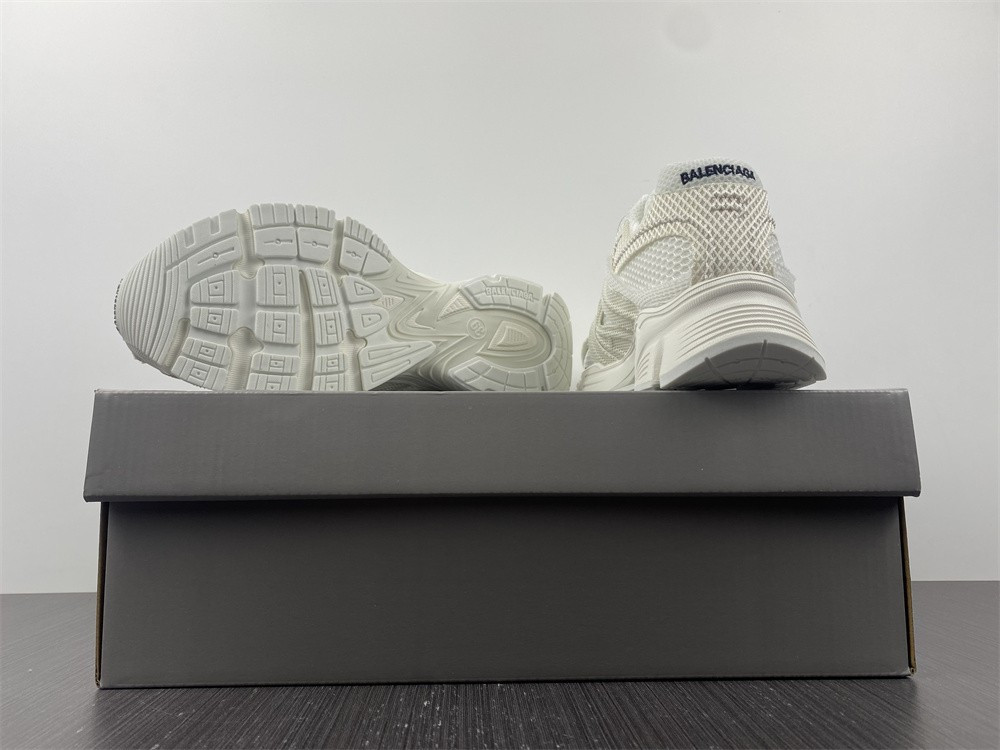Ba*len*cia*ga phantom sneaker