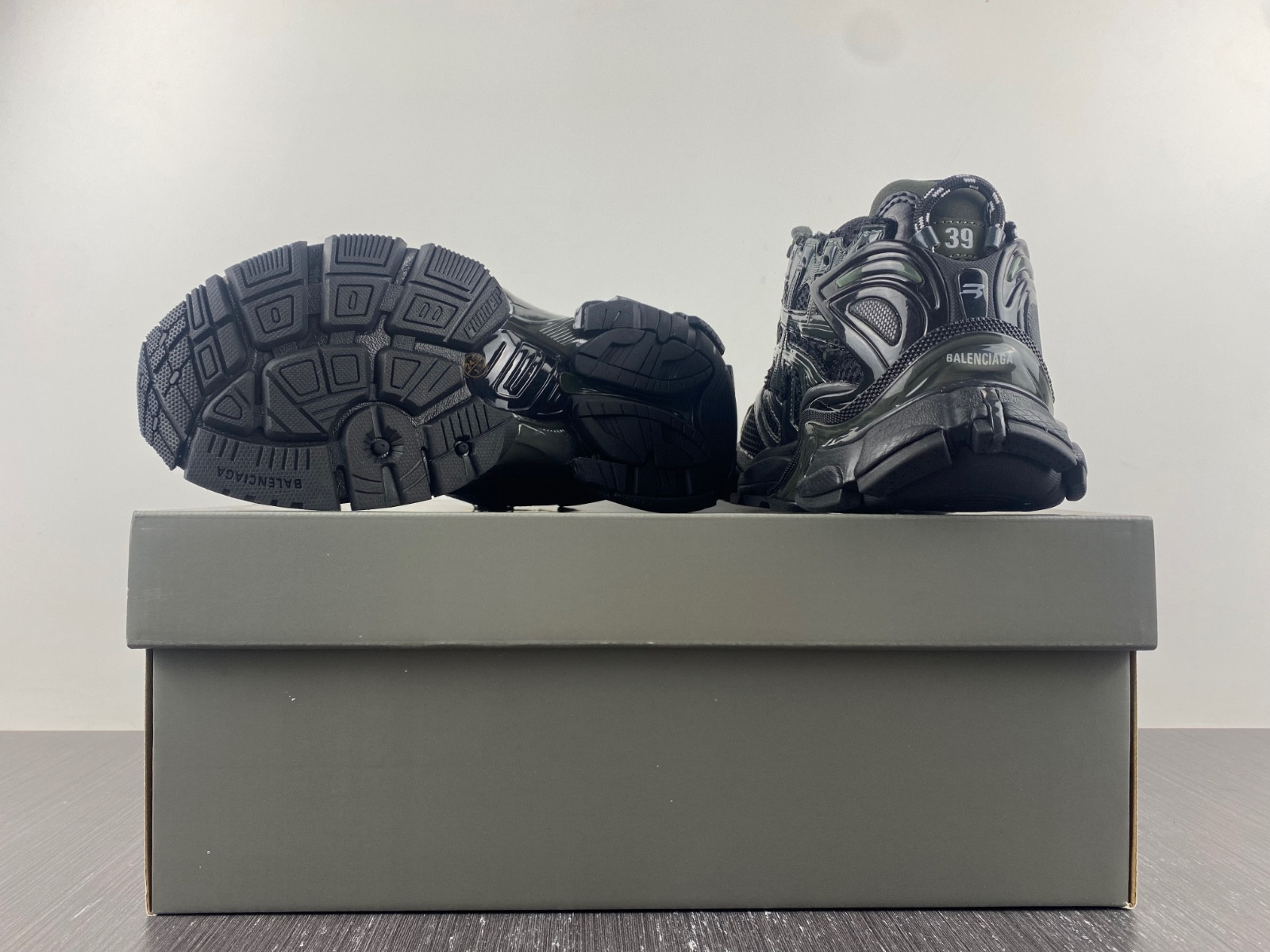 Ba*len*cia*ga runner 656063 w3rb6 1266 (dark green)