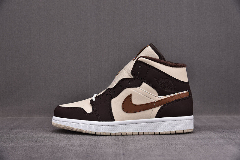 Jordan 1 Mid SE Brown Basalt Oatmeal (W) DO6699-200