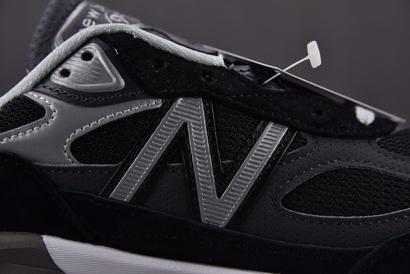 New Balance NB990 V6 M990BK6