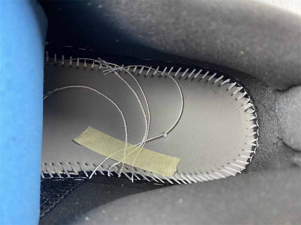 Jordan 1 Low Snakeskin Vivid Green (W) DX4446-301