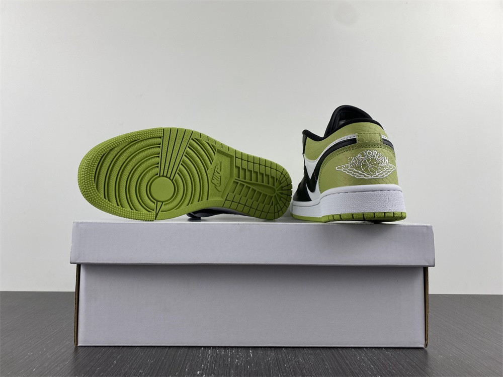 Jordan 1 Low Snakeskin Vivid Green (W) DX4446-301