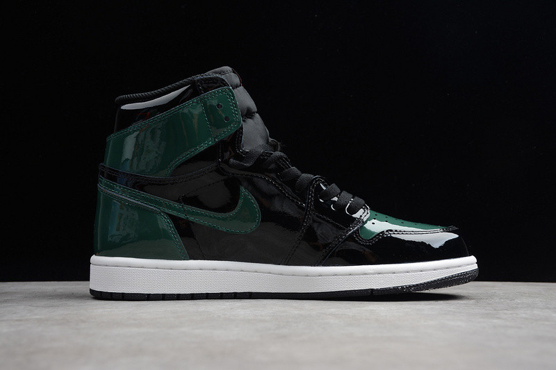 AIR JORDAN 1 HIGH OG "SOLEFLY FRIENDS & FAMILY" AV3905-038