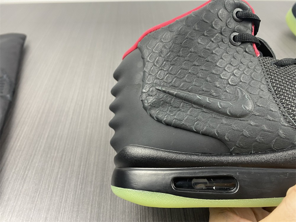 nike air Y**zy 2 “solar red” black mens 508214-006