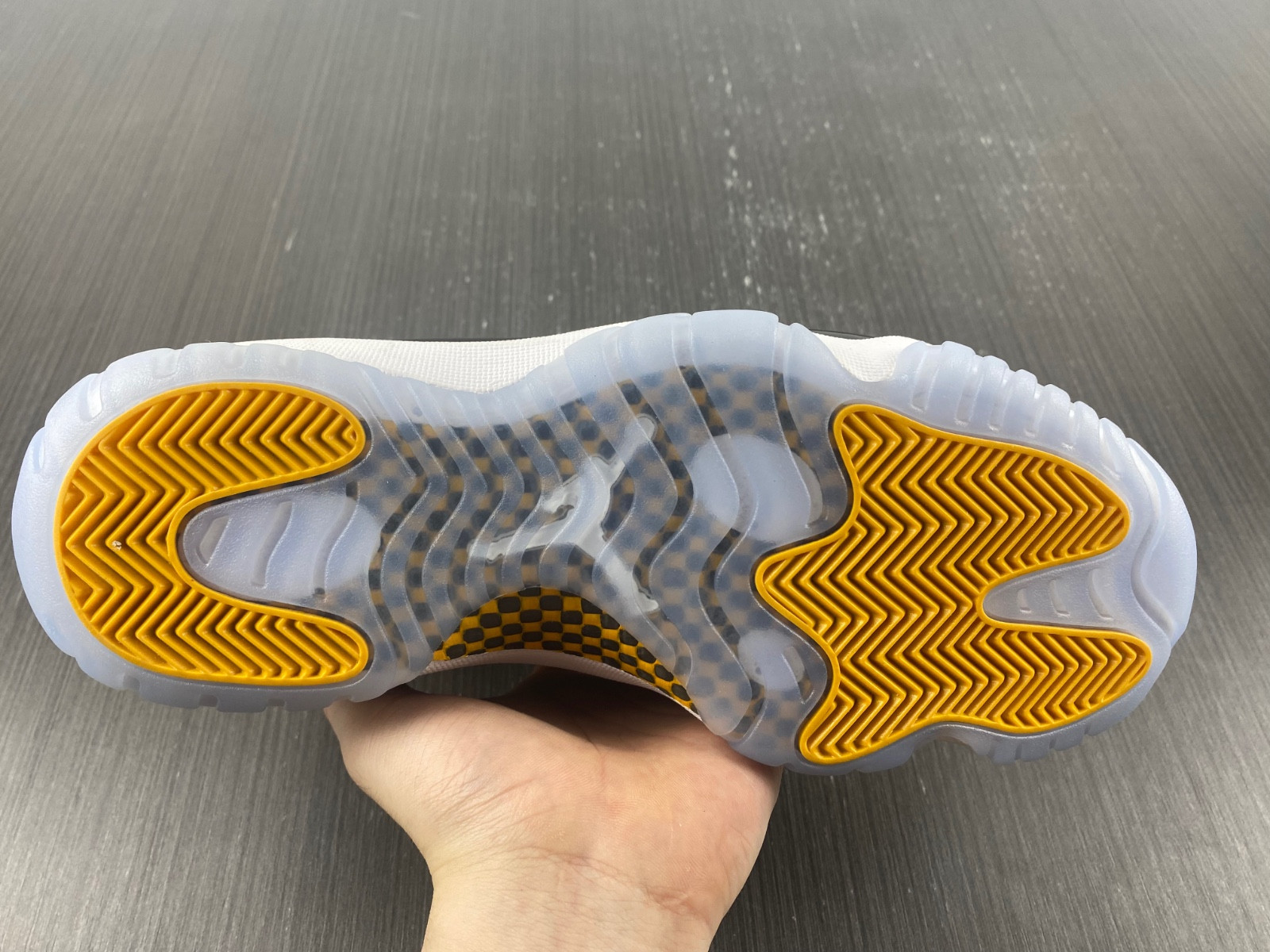 Air Jordan 11 Retro Black Yellow CT8012-118