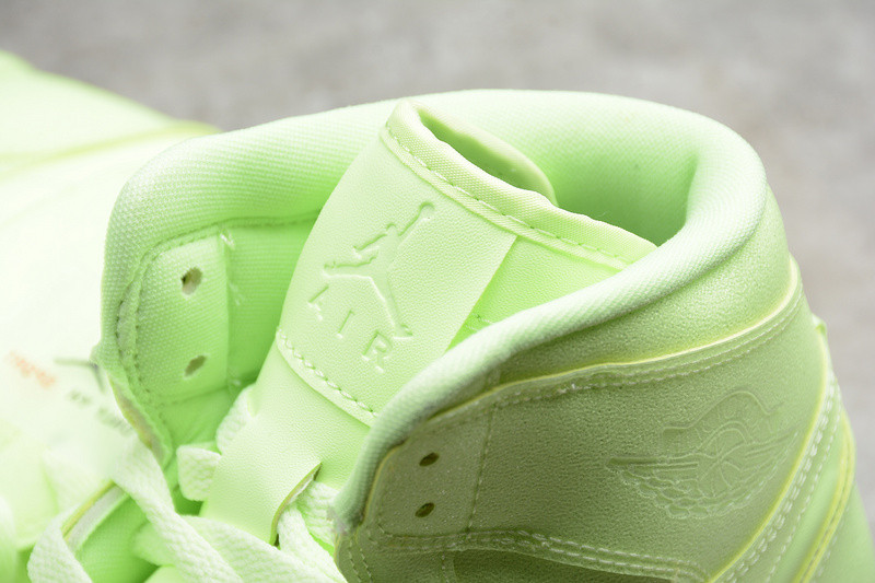 AIR JORDAN 1 WMNS BARELY VOLT AH7389-700