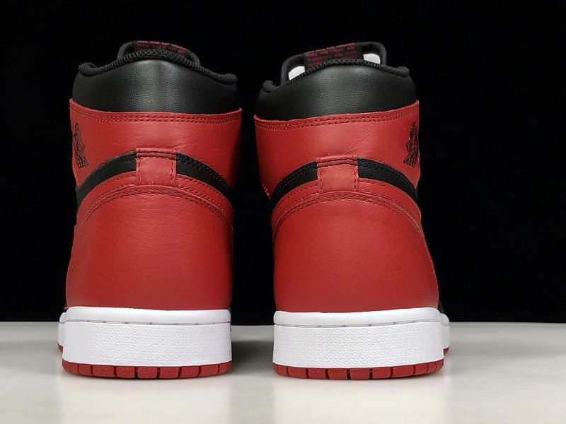 AIR JORDAN 1 RETRO HIGH OG BANNED 555088-001