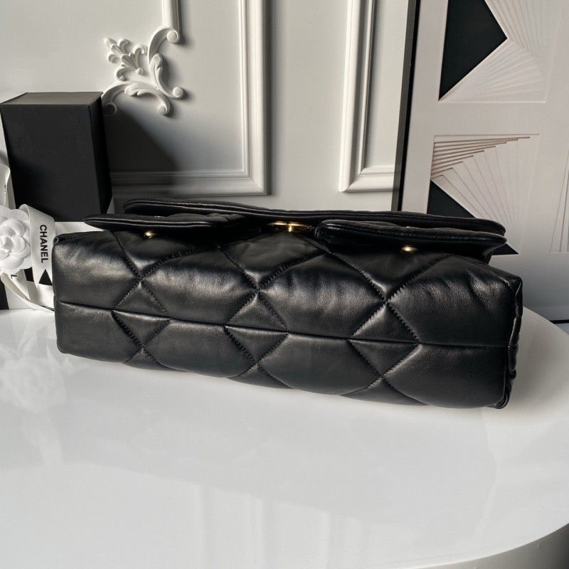 Ch**el 25k runway style hobo shopping bag