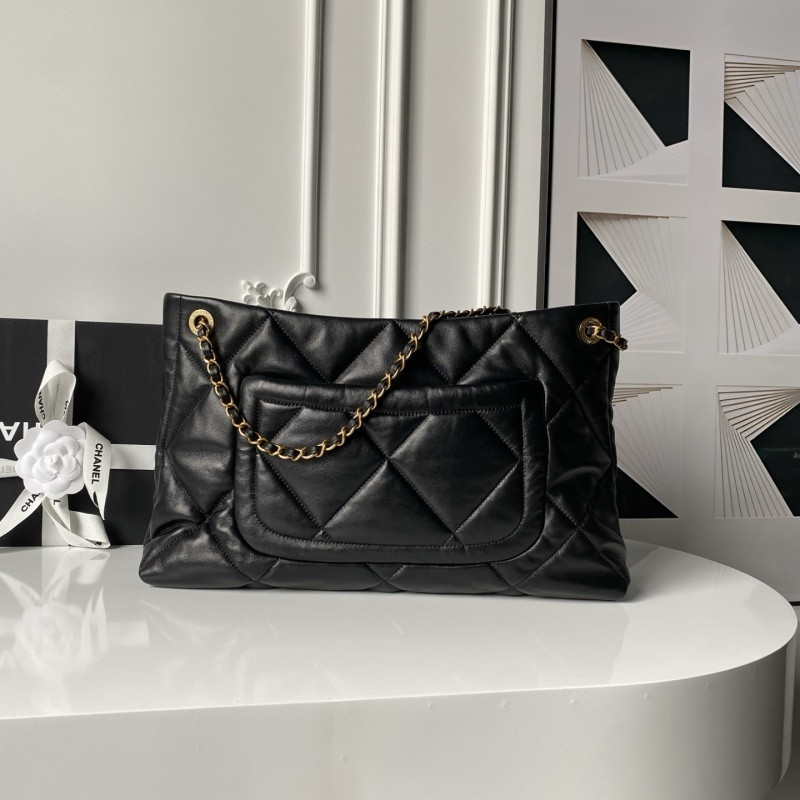 Ch**el shopping bag in shiny lambskin (as5740)