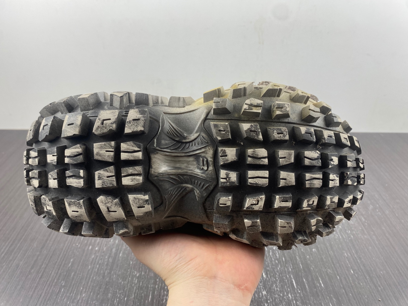 Ba*len*cia*ga bouncer chunky-sole sneakers