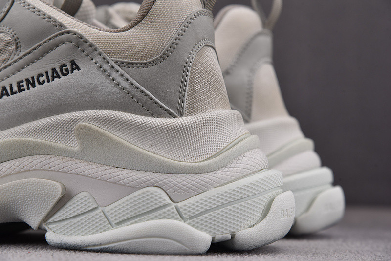 Ba*len*cia*ga triple s 734954 w2fb2 1001