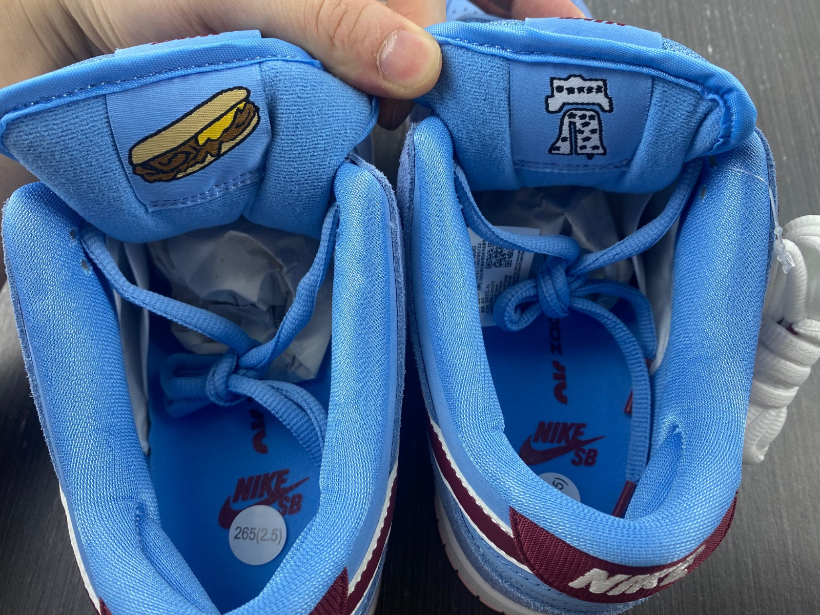 Nike SB Dunk Low Philadelphia Phillies - DQ4040-400