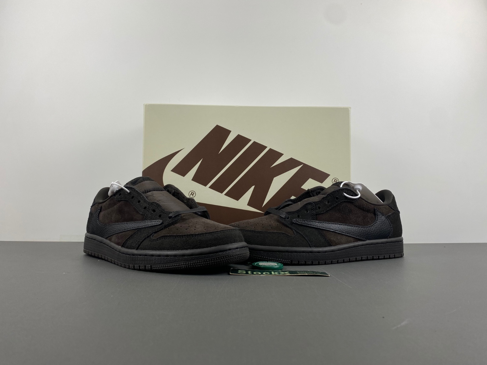 Travis Scott x Air Jordan 1 Low OG “Velvet Brown” DM7866-202