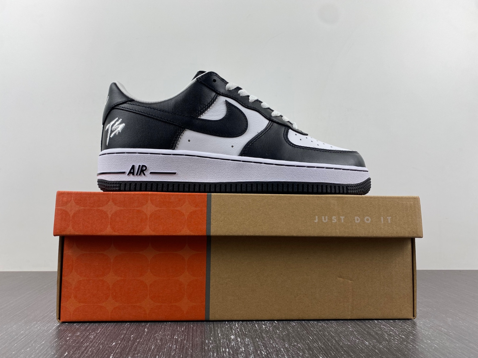 Fat Joe Terror Squad Nike Air Force 1 FJ5756-100