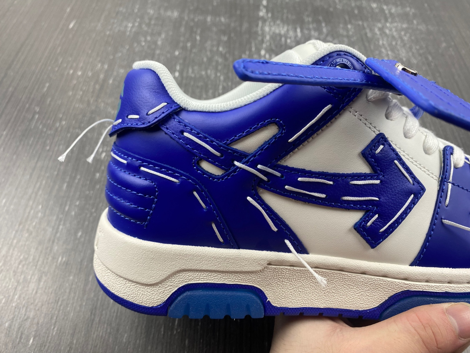 Off-White c/o Virgil Abloh