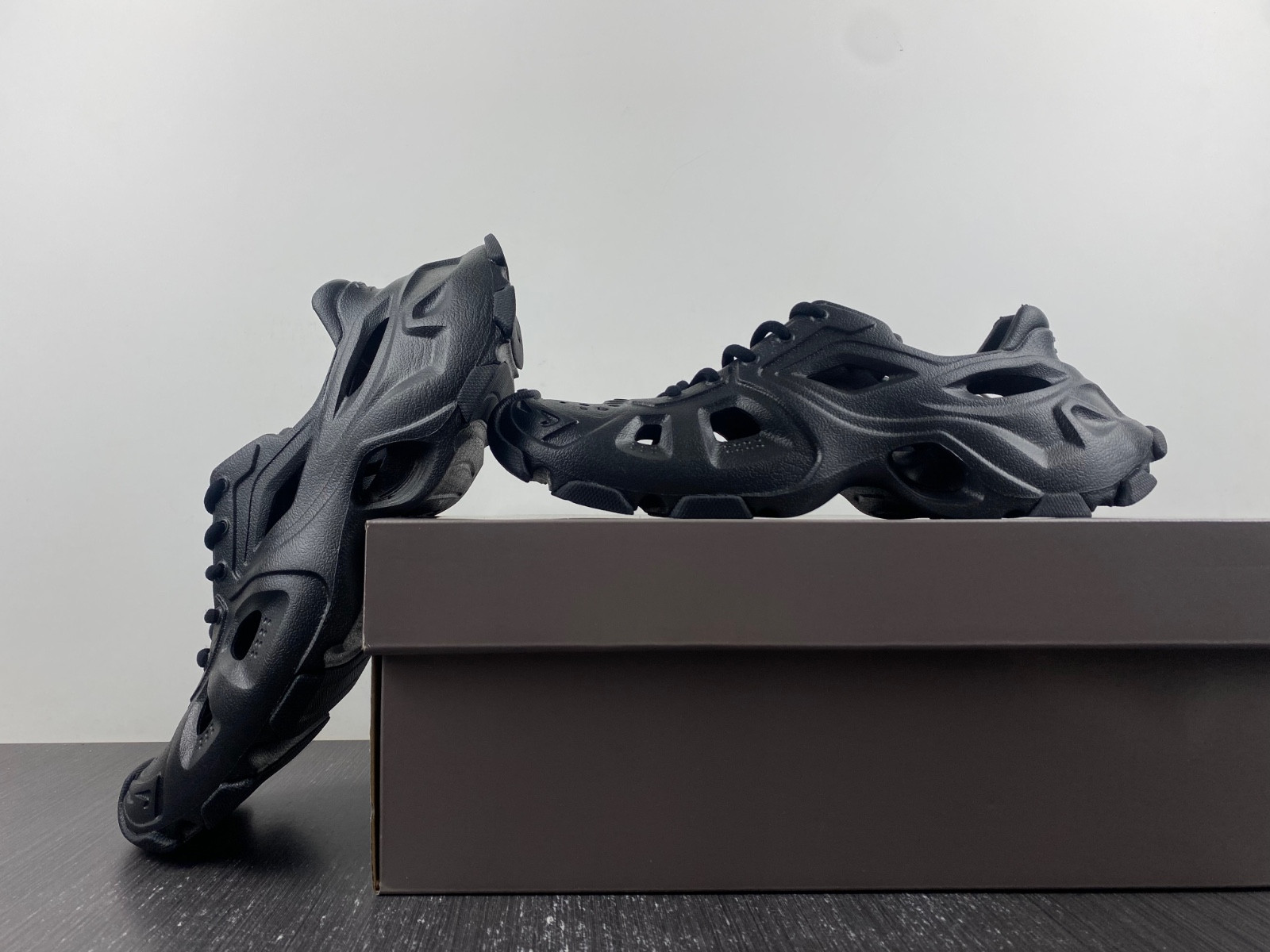 Ba*len*cia*ga blc* hd lace-up sneaker 702416w3ces1000