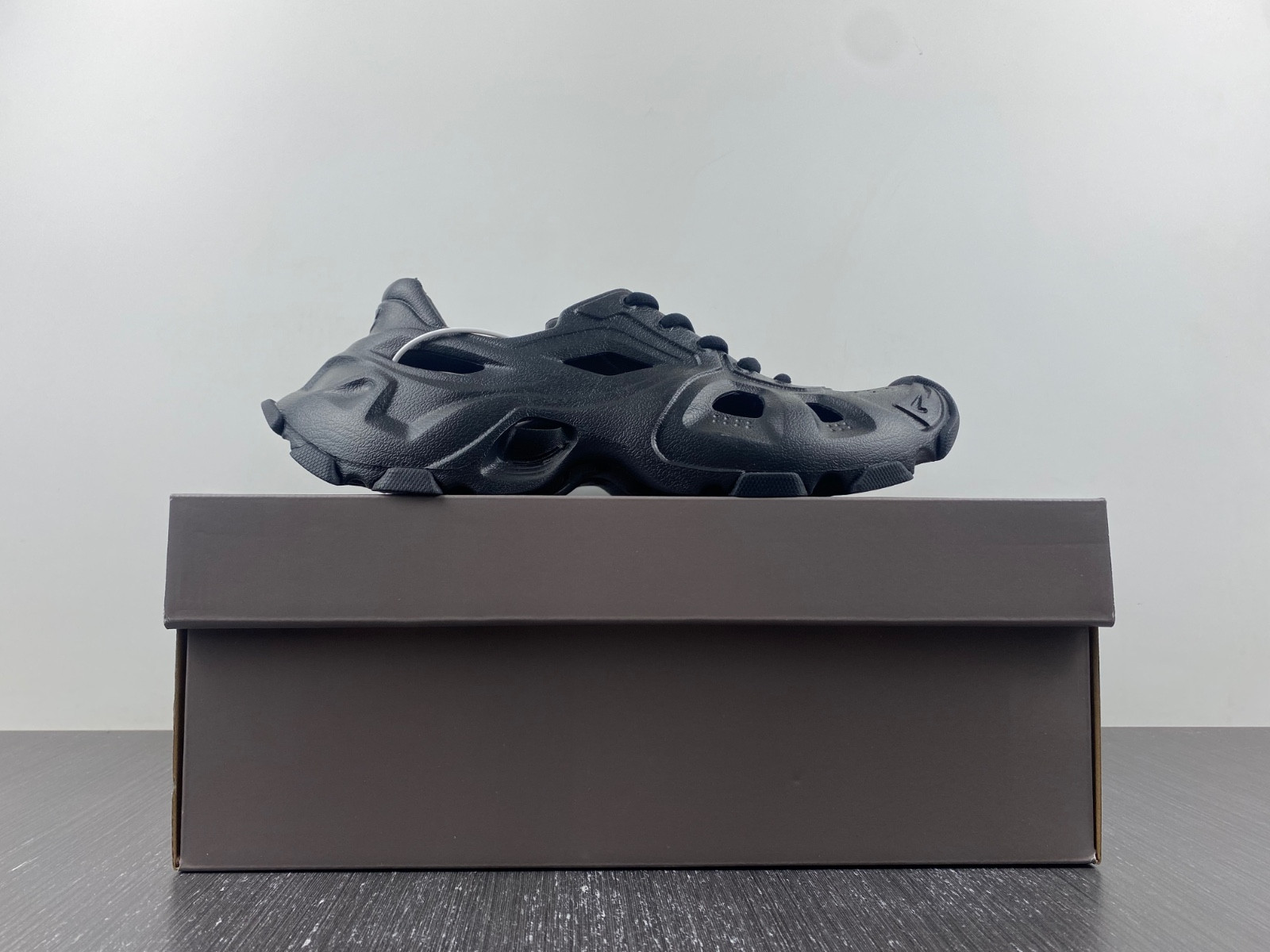 Ba*len*cia*ga blc* hd lace-up sneaker 702416w3ces1000