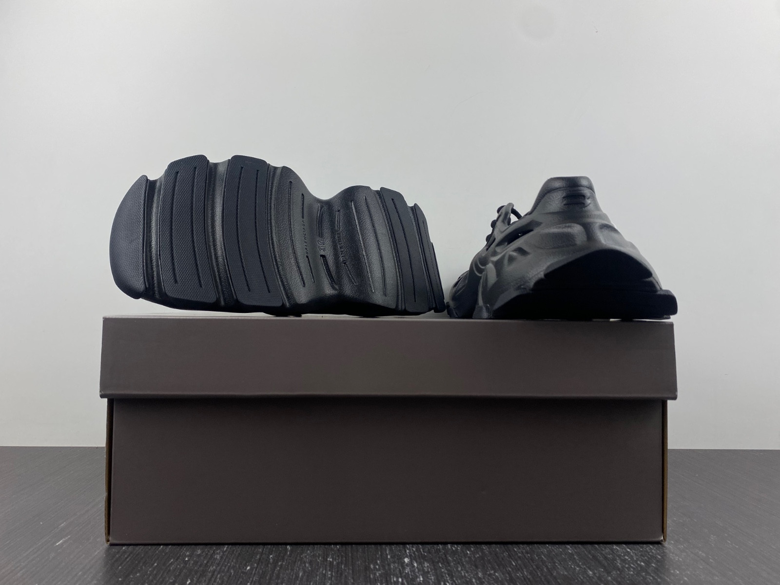 Ba*len*cia*ga blc* hd lace-up sneaker 702416w3ces1000