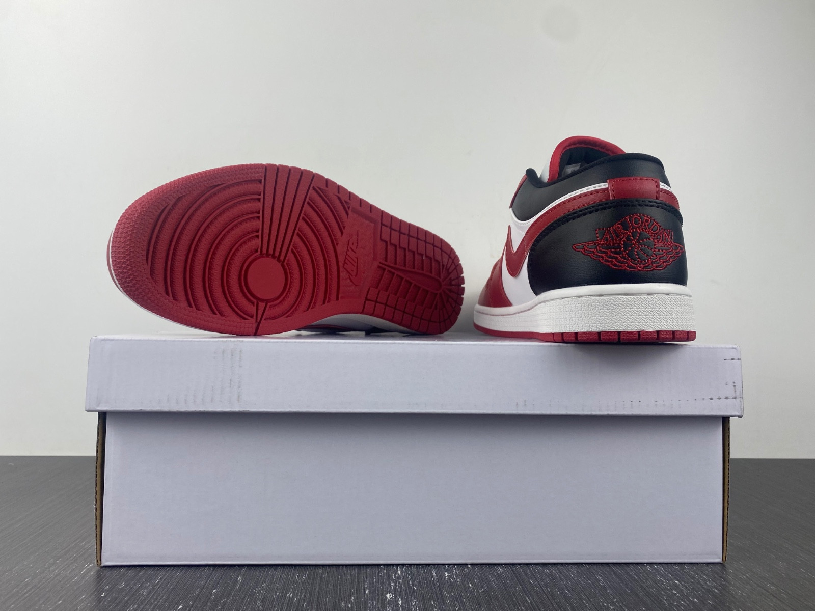 Jordan 1 Low Reverse Black Toe (W) - DC0774-160