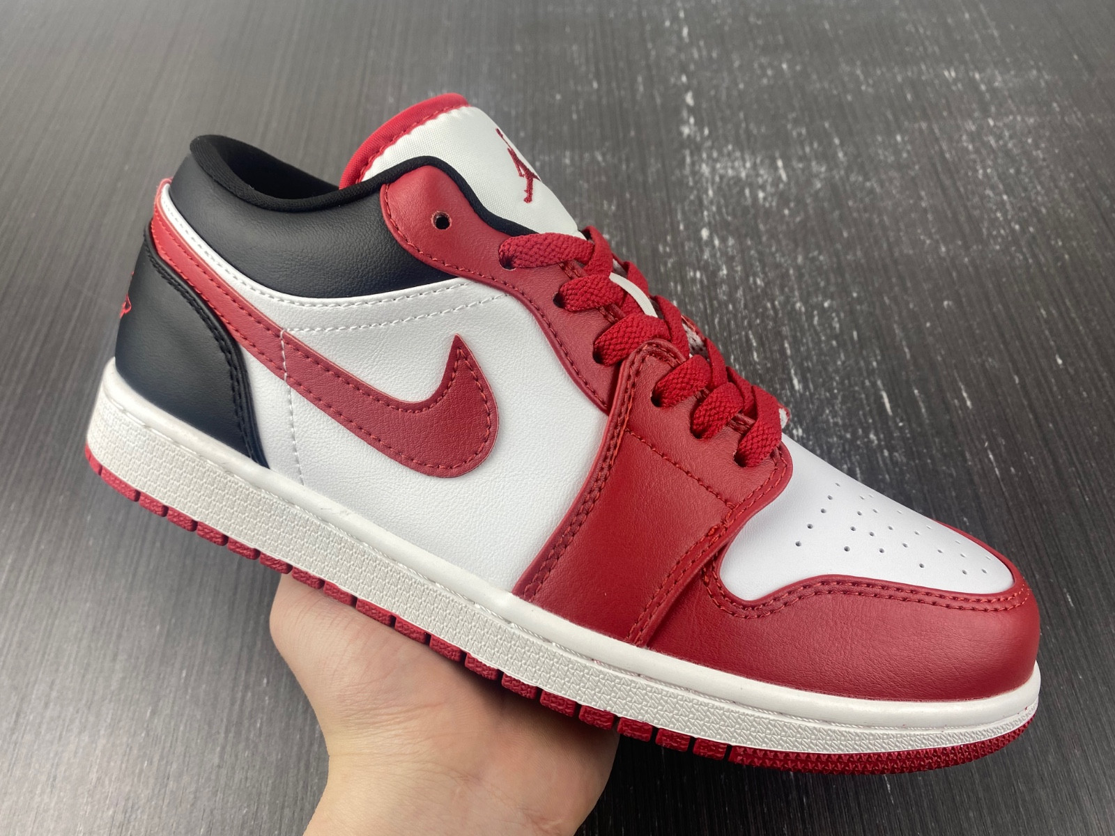 Jordan 1 Low Reverse Black Toe (W) - DC0774-160