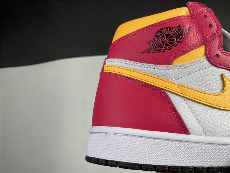 Air Jordan 1 High OG“Light Fusion Red” 555088-603