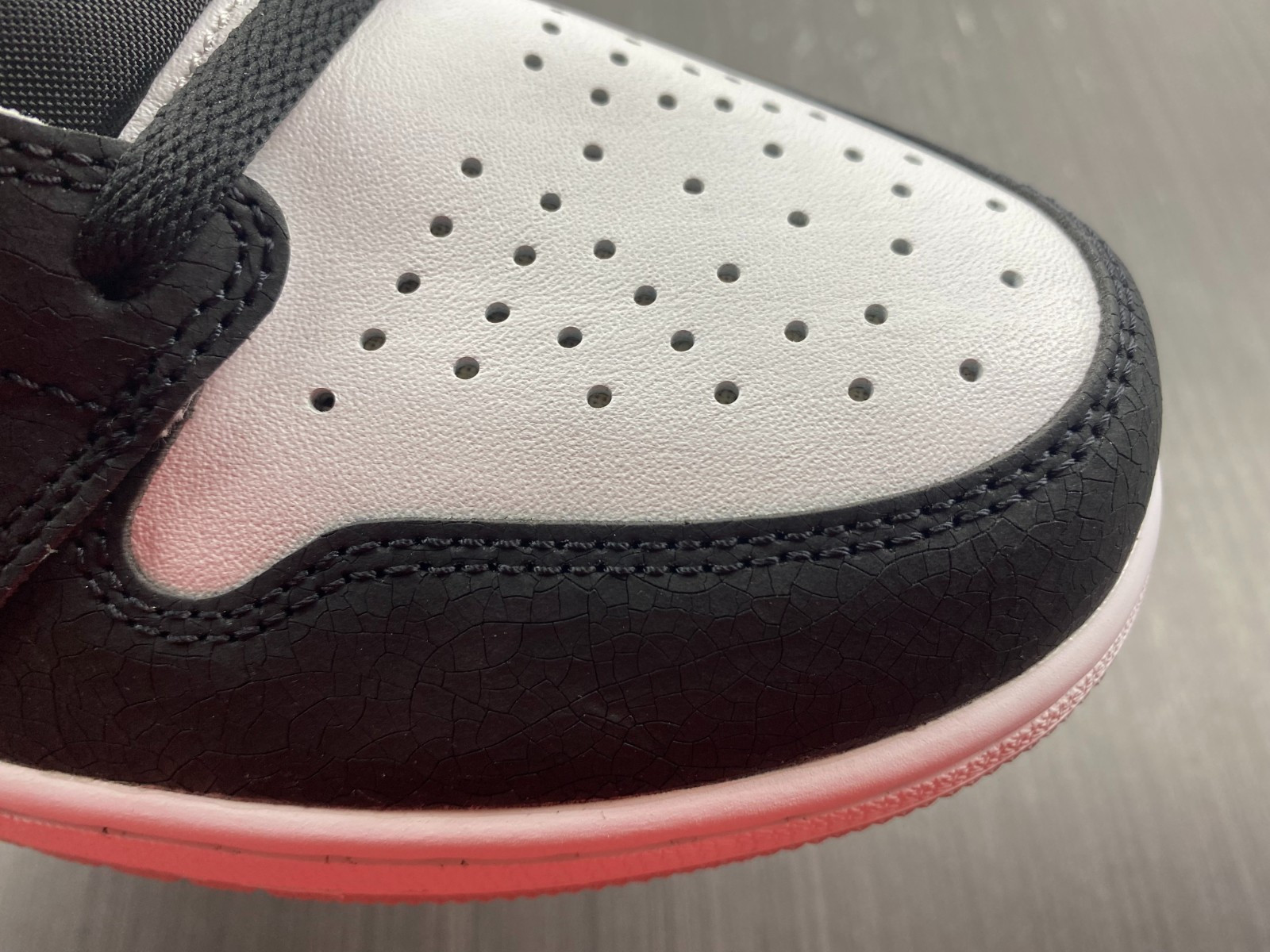 Air Jordan 1 Retro High OG Stage Haze 555088-108