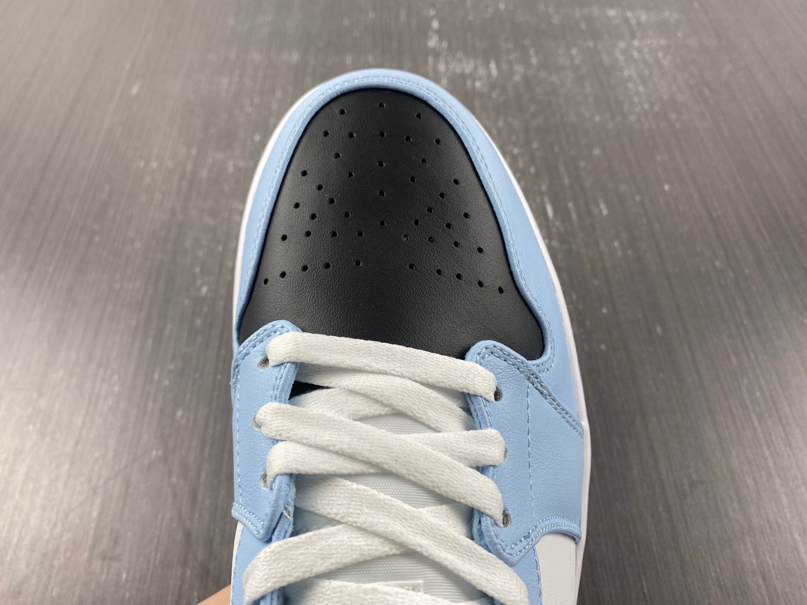 Jordan 1 Mid Ice Blue (GS) - 555112-401