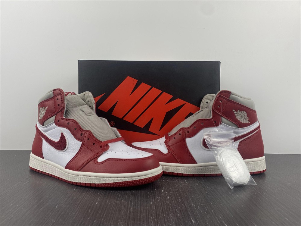 Jordan 1 High OG Newstalgia Chenille DJ4891-061